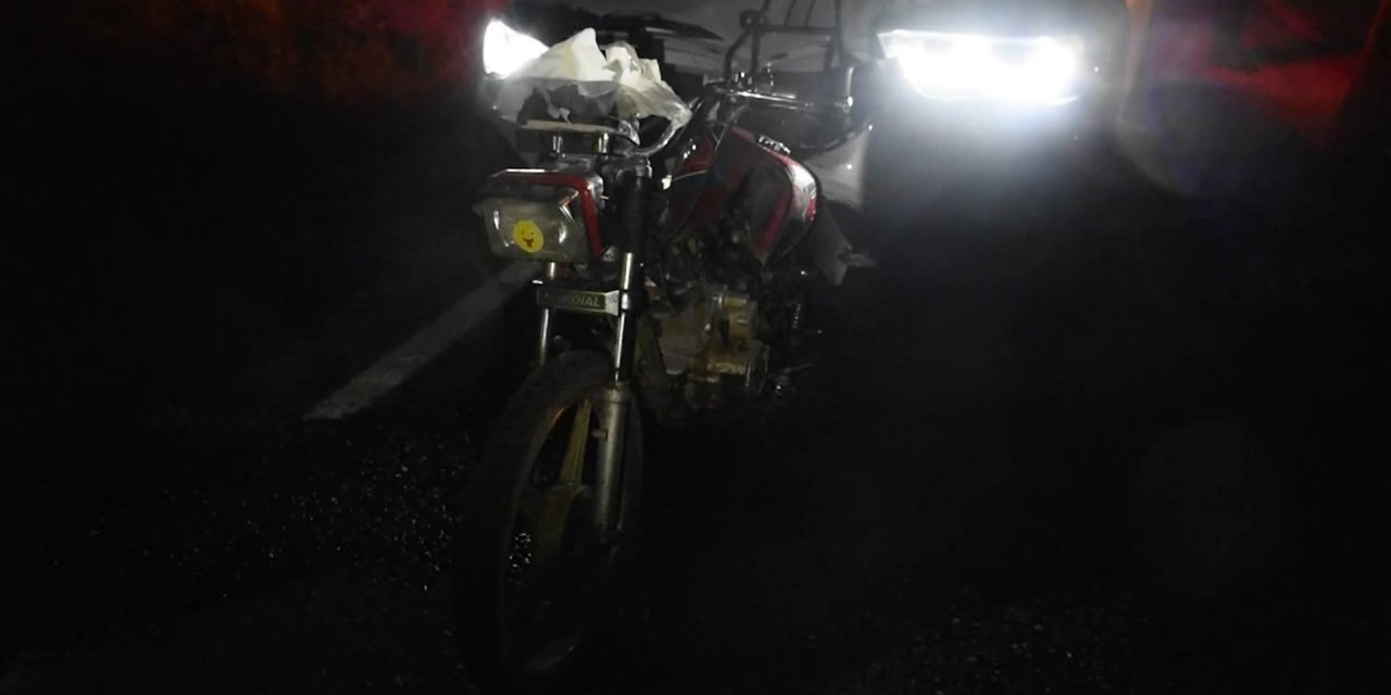 AYDIN KARACASU'DA ALKOLLÜ SÜRÜCÜ MOTOSİKLETE ÇARPTI: 1 ÖLÜ, 1 YARALI