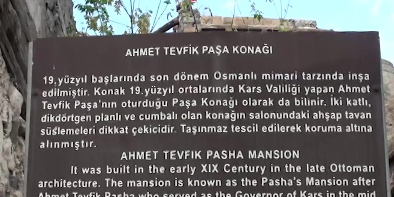 KARS’TA TARİHİ BİNALAR DEFİNE AVCILARININ HEDEFİ OLDU