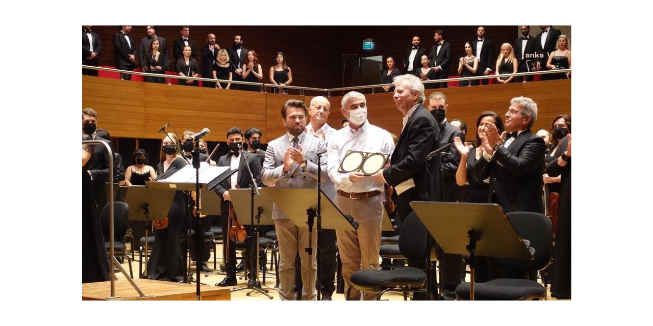 YUNUS EMRE, 700. ÖLÜM YILDÖNÜMÜNDE İZMİR'DE ANILDI