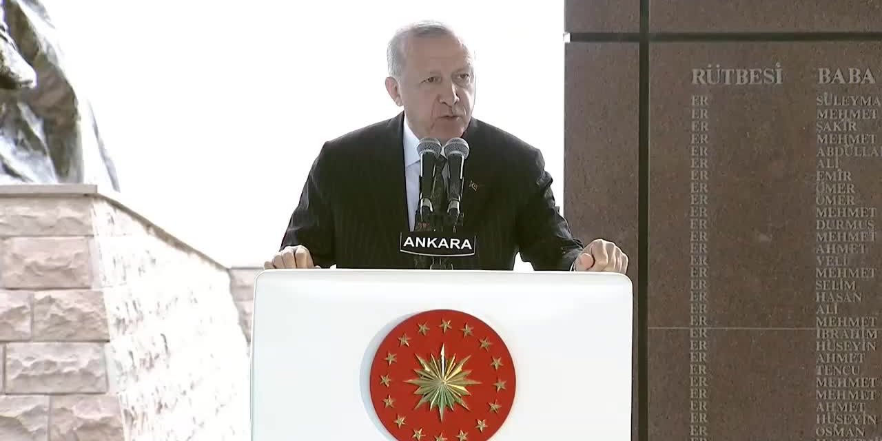 ERDOĞAN, SAKARYA SAVAŞI'NI NAZIM HİKMET VE NECİP FAZIL'IN DİZELERİYLE ANLATTI