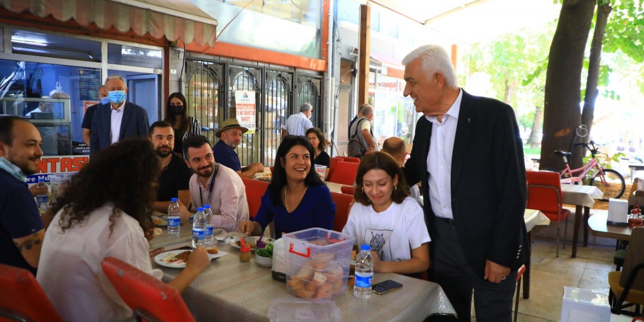 BAŞKAN GÜRÜN, MENTEŞE ESNAFINI ZİYARET ETTİ