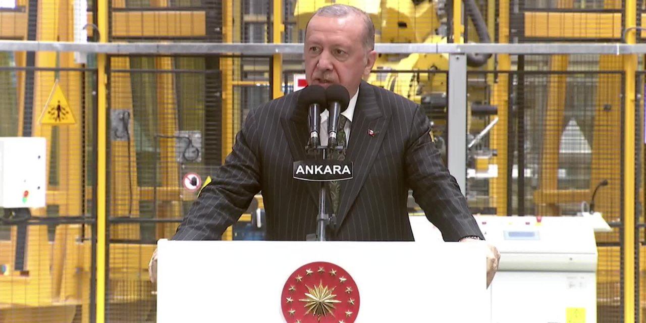 ERDOĞAN: "82 BİN 223 TEŞVİK BELGESİNİ, YATIRIMCILARIN TÜRKİYE EKONOMİSİ'NE OLAN GÜVENİ OLARAK GÖRÜYORUZ"