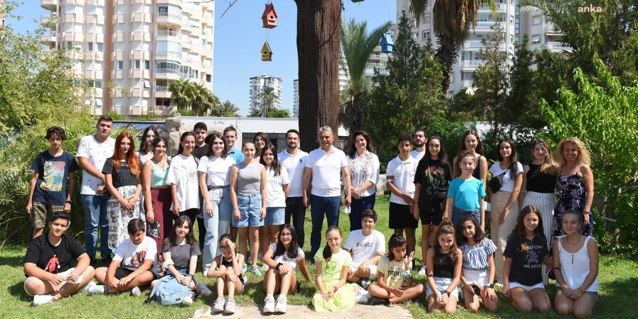 MURATPAŞA BELEDİYE BAŞKANI UYSAL, GENÇLİK ORKESTRASI ÜYELERİYLE BULUŞTU