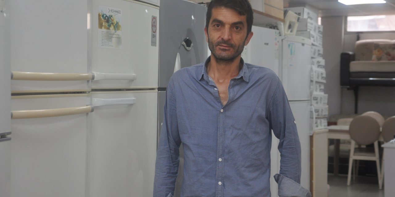 KOCAELİLİ SPOT EŞYA SATICISI: EV KİRALARI YÜKSEK, KİMSE EVE ÇIKMAK İSTEMİYOR, EVLİLİK HAZIRLIĞI YAPAN ÇİFTLER SPOT EŞYAYA YÖNELDİ