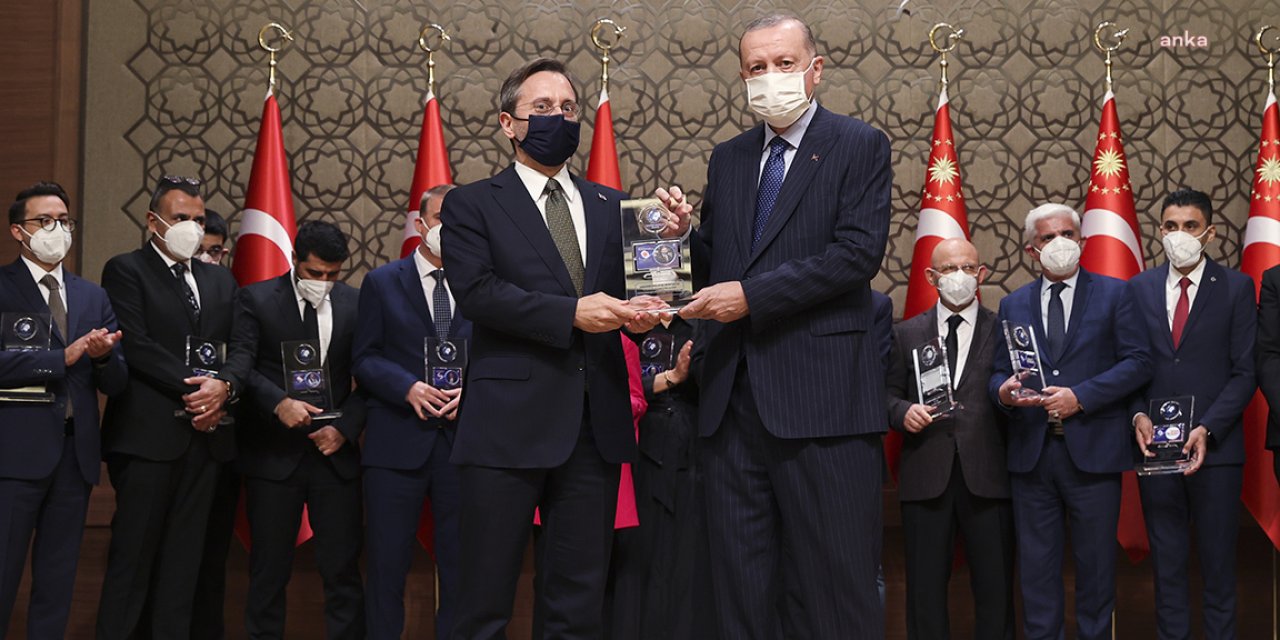 CUMHURBAŞKANLIĞI'NDA DÜZENLENEN TÖREN ÖNCESİ VEYİS ATEŞ’İN ÖDÜLÜİPTAL EDİLDİ