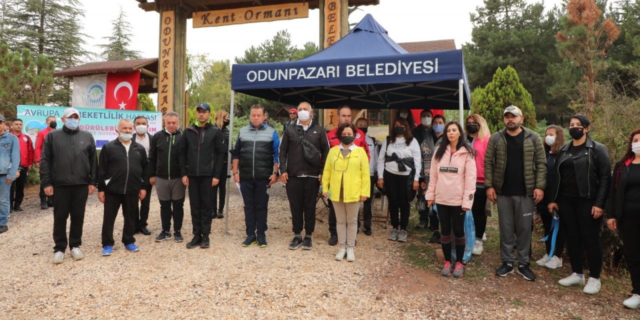 ODUNPAZARI'NDA AVRUPA HAREKETLİLİK HAFTASI DOĞA YÜRÜYÜŞÜİLE BAŞLADI