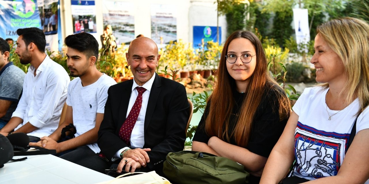 İZMİR’DE 5 BİN ÖĞRENCİYE 3 BİN 200 LİRA EĞİTİM YARDIMI