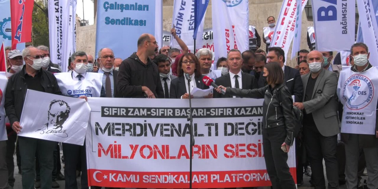 KAMU SENDİKALARI PLATFORMU'NDAN MEMUR-SEN'E BALONLU TEPKİ: "SÖZLEŞMEYE İMZA ATARKEN HİÇ Mİ VİCDANLARINIZ SIZLAMADI"