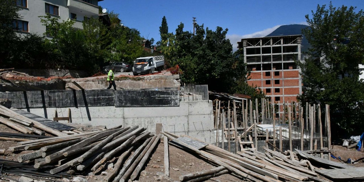 ARTVİN BELEDİYESİ, İÇME SUYU ÇALIŞMALARINA DEVAM EDİYOR