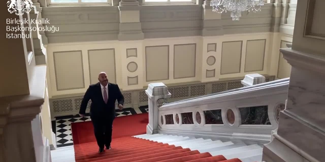 BİRLEŞİK KRALLIK BAŞKONSOLOSU KENAN POLEO: "YÜZDE YÜZ BRİTANYALIYIM AMA KIBRIS KÖKENLİYİM"