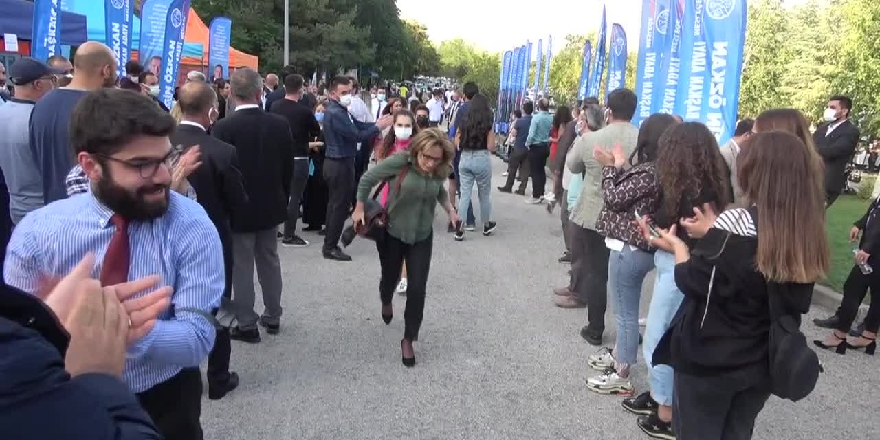 ANKARA BAROSU GENEL KURULU: "HAYALİNİ KURDUĞUMUZ HUKUK DEVLETİ BİZİM CÜBBELERİMİZLE YÜKSELECEK"