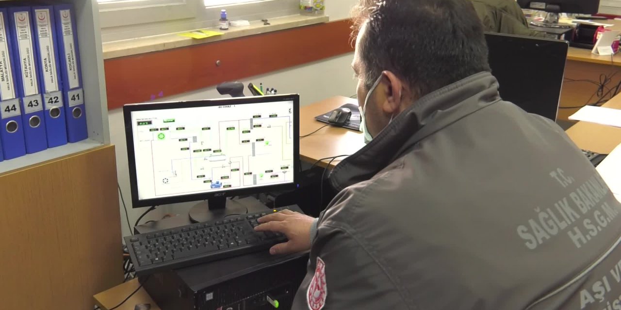 2.8 MİLYON DOZ BİONTECH AŞISI TÜRKİYE'YE GETİRİLDİ