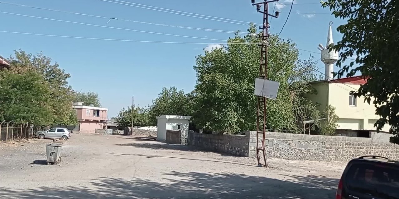 DİYARBAKIR SERAP GÜZELİ KÖYÜ 50 YILDIR SUYA HASRET: “DİYARBAKIR’IN SUYU BURADAN GİDİYOR, BİZDE YOK”