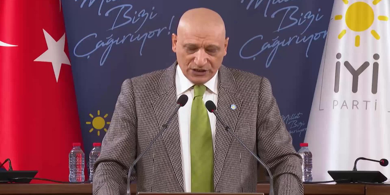 İYİ PARTİLİ OKUTAN'DAN DOĞU TÜRKİSTANLI DOLKUN İSA TEPKİSİ: "TÜRKİYE ŞEYTANLA SATI PAZARA SÜRÜKLENMİŞTİR"