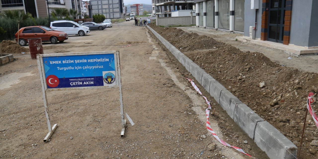 TURGUTLU BELEDİYESİ'NDEN 4 MAHALLEDE ÇALIŞMA