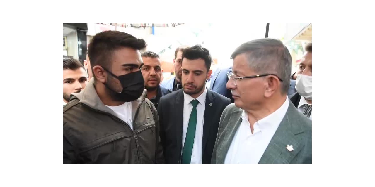 SİVAS'TA OKUYAN ÜNİVERSİTELİ GENÇ: "YURDA GİRDİM. YEMEK HAKKIM YOK. SADECE KALABİLİYORUM. BEN BU DEVLETİN ÇOCUĞUYUM"