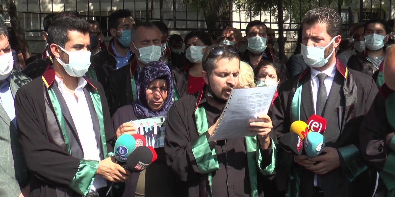 ŞANLIURFA ADLİYESİÖNÜNDEKİ "ADALET NÖBETİNE" 200 AVUKATTAN DESTEK