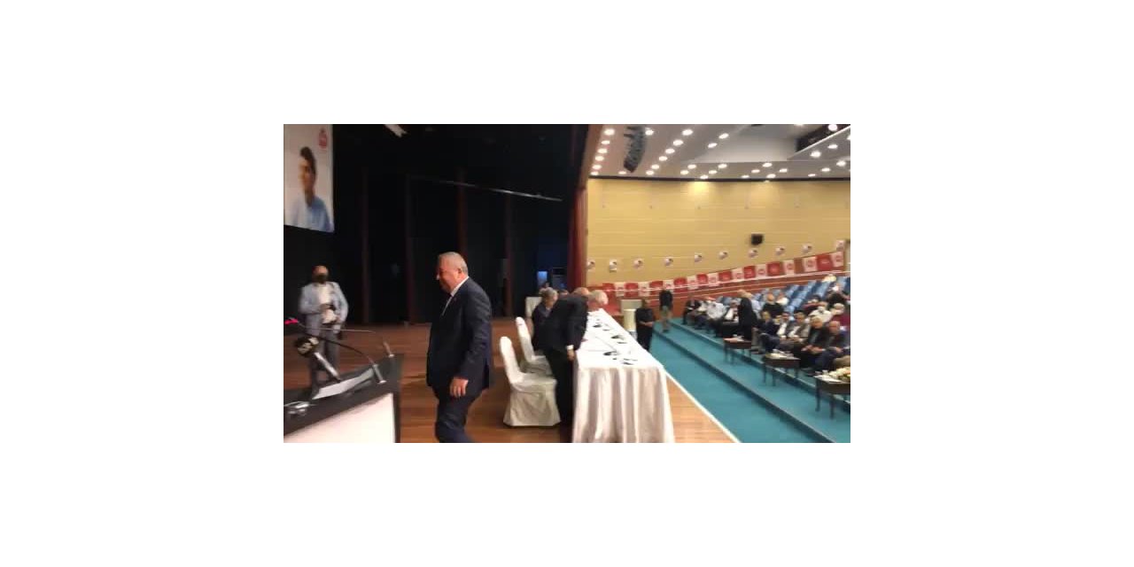DEMOKRAT PARTİLİ ENGİNYURT: “BİRİ‘KÜRT SORUNU YOK’ DİYOR. BİRİ‘KÜRT SORUNUNU BEN ÇÖZERİM.’ 15 GÜNDE BİR ARAYA GELİYORSUNUZ, KARAR VEREMEDİNİZ Mİ?