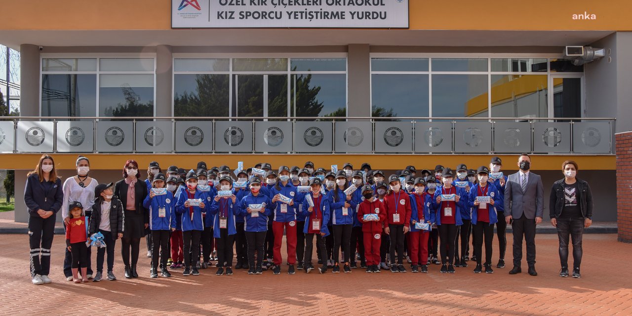MERSİN'DE GELECEĞİN SPORCULARINA SUYUN ÖNEMİ ANLATILDI