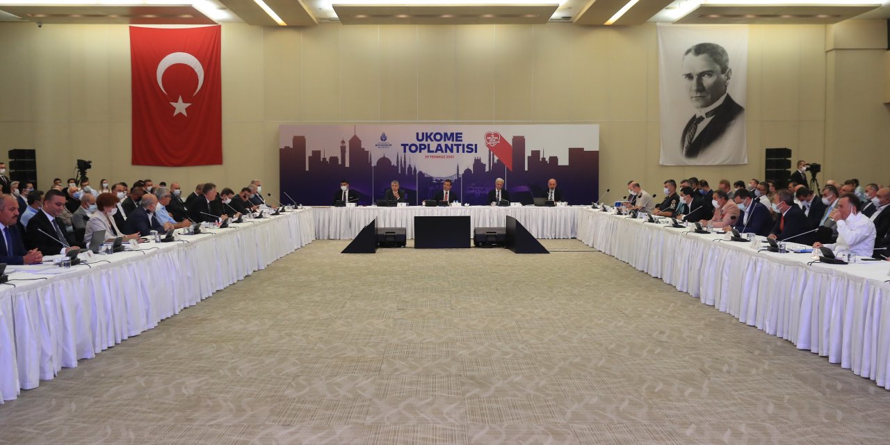 İSTANBUL'DA DOLMUŞ VE MİNİBÜSLERİN TAKSİYE DÖNÜŞÜMÜ BAŞLADI: BİN YENİ TAKSİ GELİYOR