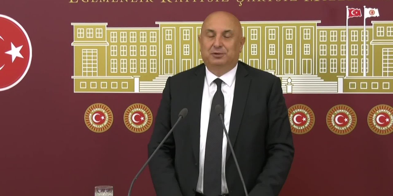 ÖZKOÇ: SENİN DEDİĞİNE GÖRE 200 BİN ÖĞRENCİ AÇIKTAYSA, BU SENİ RAHATSIZ ETMİYOR MU?