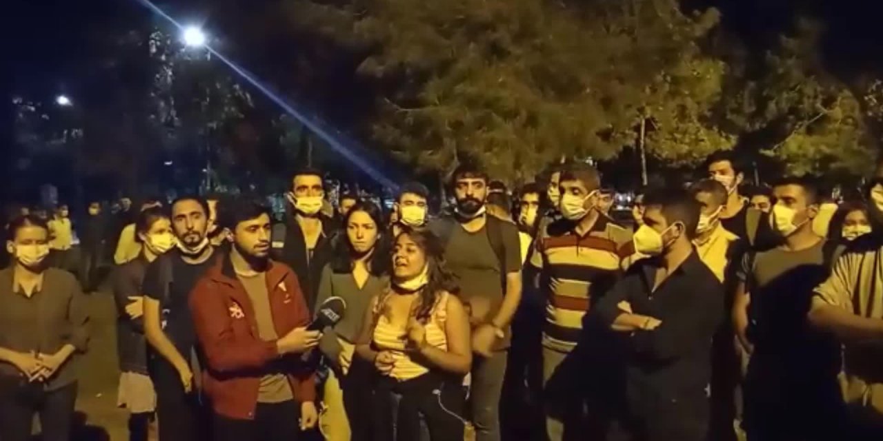 İZMİR'DE GÖZALTINA ALINAN ÖĞRENCİLERDEN "VAZGEÇMEYECEĞİZ" AÇIKLAMASI