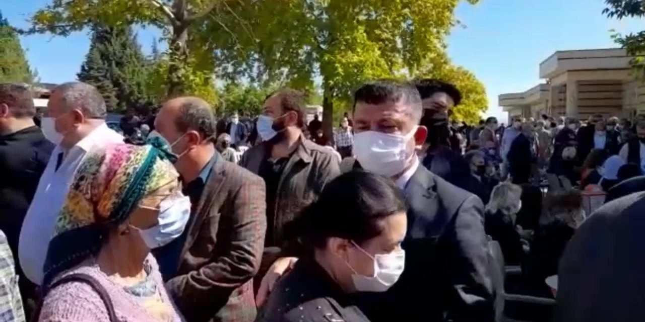 AĞBABA’NIN ANNESİ TOPRAĞA VERİLDİ