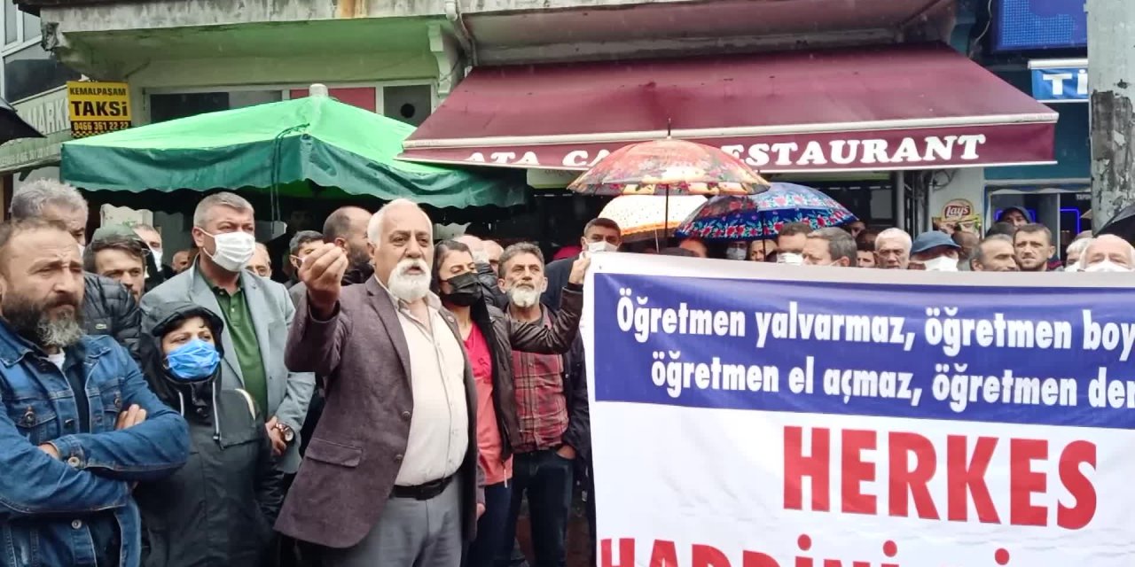 KEMALPAŞALILAR KAYMAKAMI PROTESTO ETTİ: "BU OLAY KEMALPAŞA'NIN YÜZ KARASI. BU ÇOK KÖTÜ BİR OLAY"