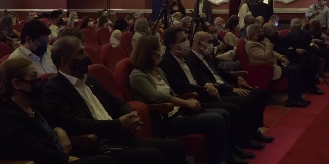 İZMİR'DE 70 YILLIK HASRET BİTTİ. BAŞKAN SOYER: “İYİ Kİ TİYATRO VAR”