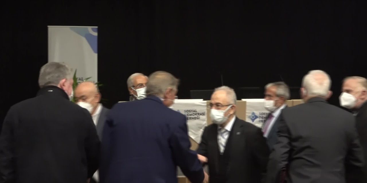 SOSYAL DEMOKRASİ DERNEĞİ BAŞKANI CANDIR: "DÜNYADA SOSYAL DEMOKRATLARIN BAŞARILARININ ARTTIĞI BİR DÖNEMDEYİZ"