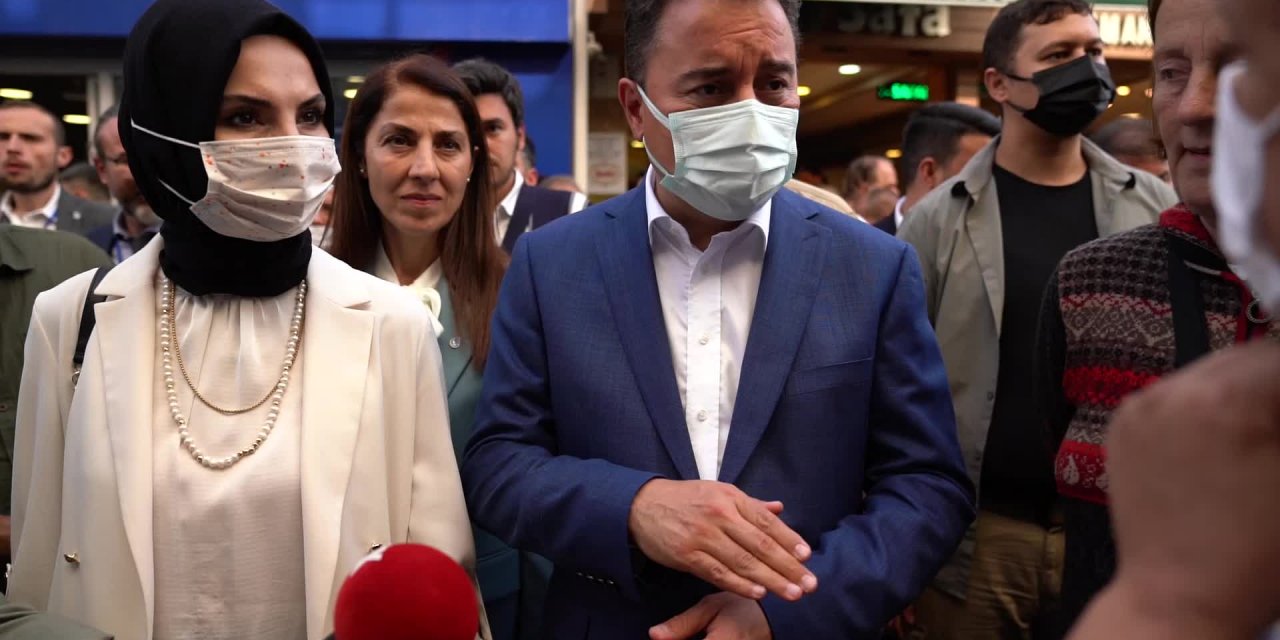 BABACAN: "ÇOK FAZLA ANNE BABADAN, ÇOCUĞU ÜNİVERSİTEYİ KAZANDIĞI HALDE GÖNDEREMEYECEĞİNİ DUYDUM"