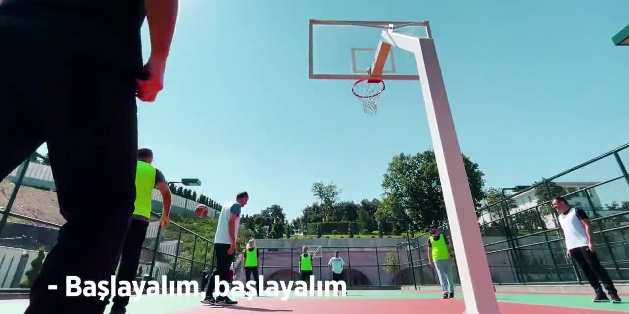 CUMHURBAŞKANI ERDOĞAN BAKANLARLA BASKETBOL MAÇI YAPTI: "HAREKETTE BEREKET VARDIR"