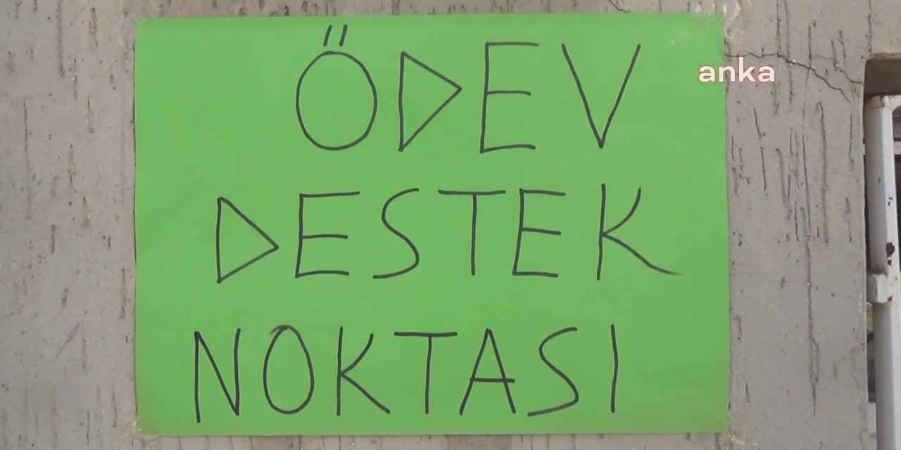 İNGİLİZCE ÖĞRETMENİ MAHALLEDE ÖDEV DESTEK NOKTASI KURDU