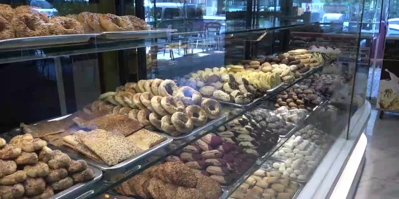 "TÜKETİCİNİN MAAŞI YETMİYOR, İKRAM İÇİN BİRER TANE ALIYORLAR. PASTACININ DA TADI KAÇTI"