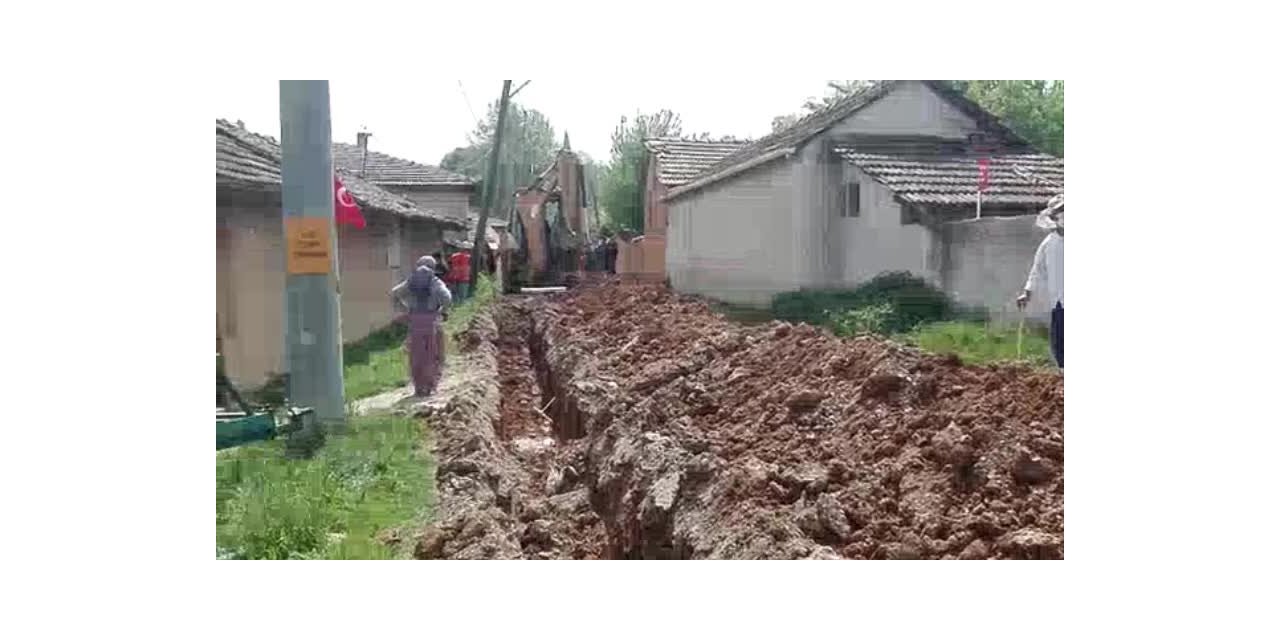 MADEN ŞİRKETİ, KÖYÜN İÇİNDE YÜKSEK GERİLİM HATTI İÇİN ÇALIŞMA BAŞLATTI, KÖYLÜLER TEPKİ GÖSTERDİ