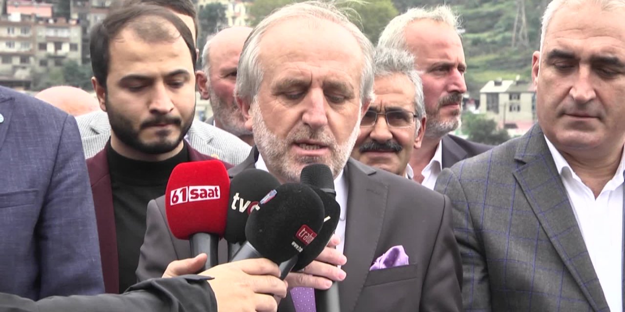 TRABZON'DA 7 SİYASİ PARTİİL BAŞKANI DERE YATAĞINA YAPILMAK İSTENEN TERMİNAL BİNASI İÇİN BİR ARAYA GELDİ: “DERE YATAKLARINDA YENİÇALIŞMALARA İZİN VERİLMEMELİ”