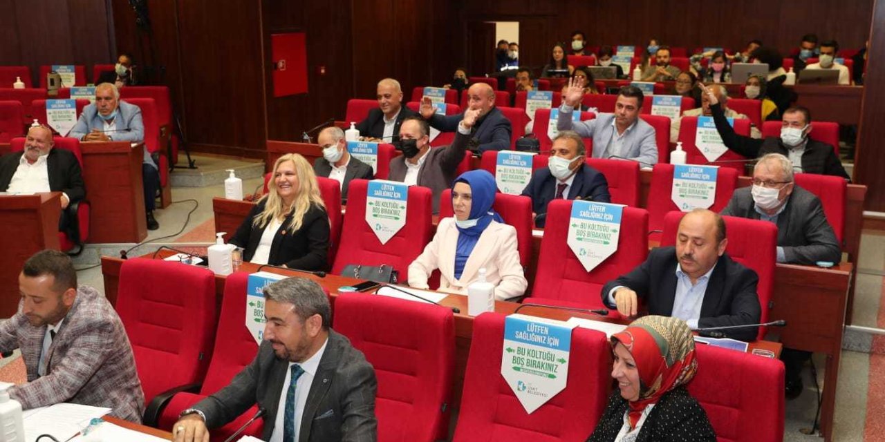 İZMİT BELEDİYE BAŞKANI HÜRRİYET’İN ÜCRETSİZ YURT TALEBİ REDDEDİLDİ