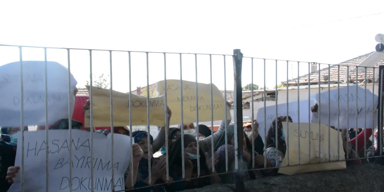 MERAYA OSB PROJESİ BERGAMA KÖYLÜSÜNÜİSYAN ETTİRDİ... ÇED TOPLANTISINI YAPTIRMADILAR!