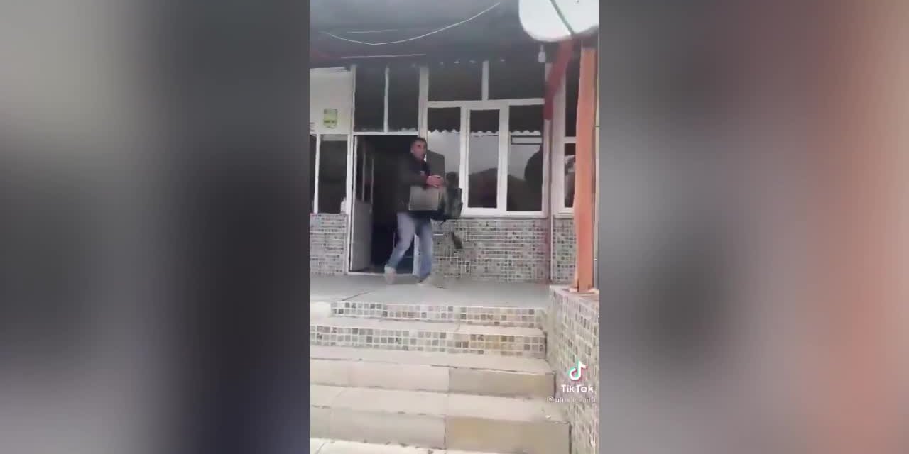 ÇAY OCAĞI ESNAFI ÇAY KAZANINI PARÇALADI: "21 YILLIK ESNAFIM LANET OLSUN BÖYLE ADALETE"