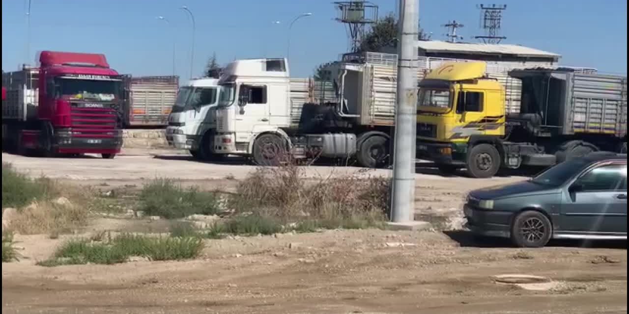 AFYON DOĞUŞŞEKER FABRİKASI’NDA ÇALIŞAN NAKLİYECİLER 4 YILDIR ZAM ALMADIKLARI GEREKÇESİYLE İŞ BIRAKTI