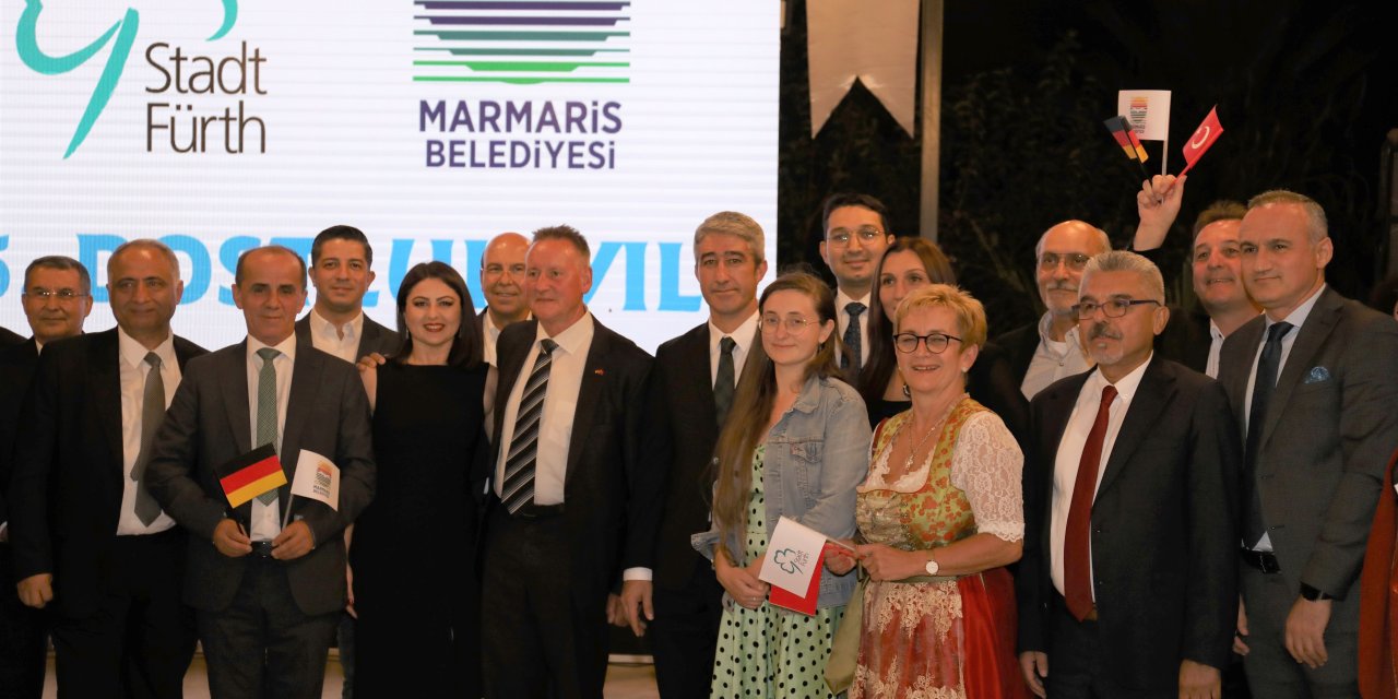 MARMARİS-FÜRTH KARDEŞŞEHİR ANLAŞMASININ REPLİKASI, BAŞKAN JUNG’A HEDİYE EDİLDİ