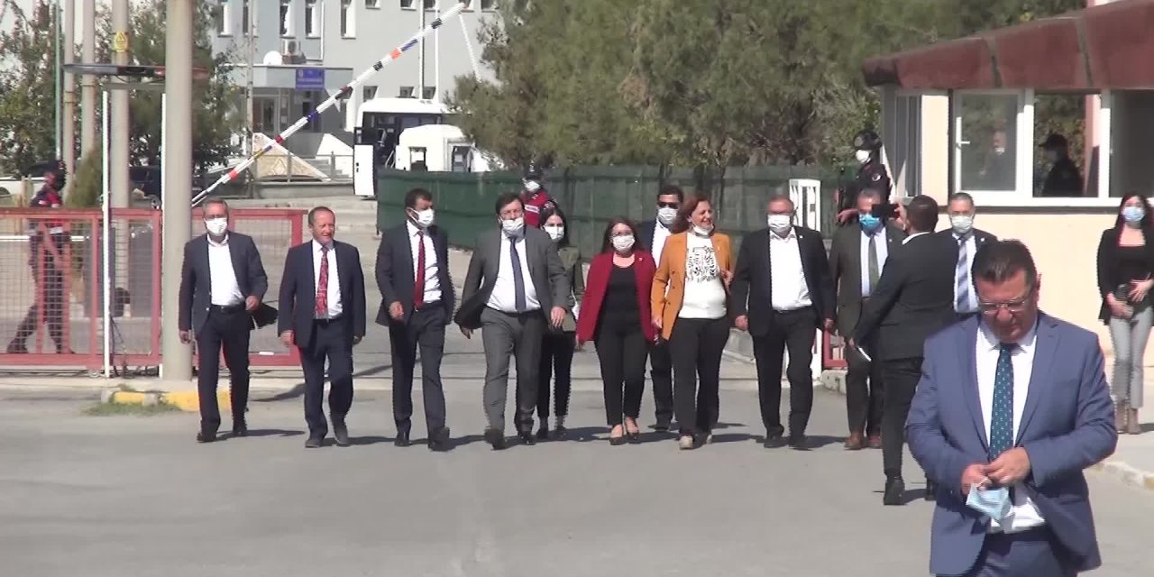 CHP HEYETİ, TUTUKLU GENÇLİK KOLLARI BAŞKANI ODABAŞOĞLU’NU ZİYARET ETTİ. CHP’Lİ ERKEK: “ADALETSİZ DÜZENİİLK SEÇİMDE DEĞİŞTİRECEĞİZ”