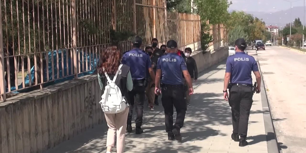 81 İLDE EŞ ZAMANLI DENETİM: 135 OKUL SERVİSİ TRAFİKTEN MEN EDİLDİ