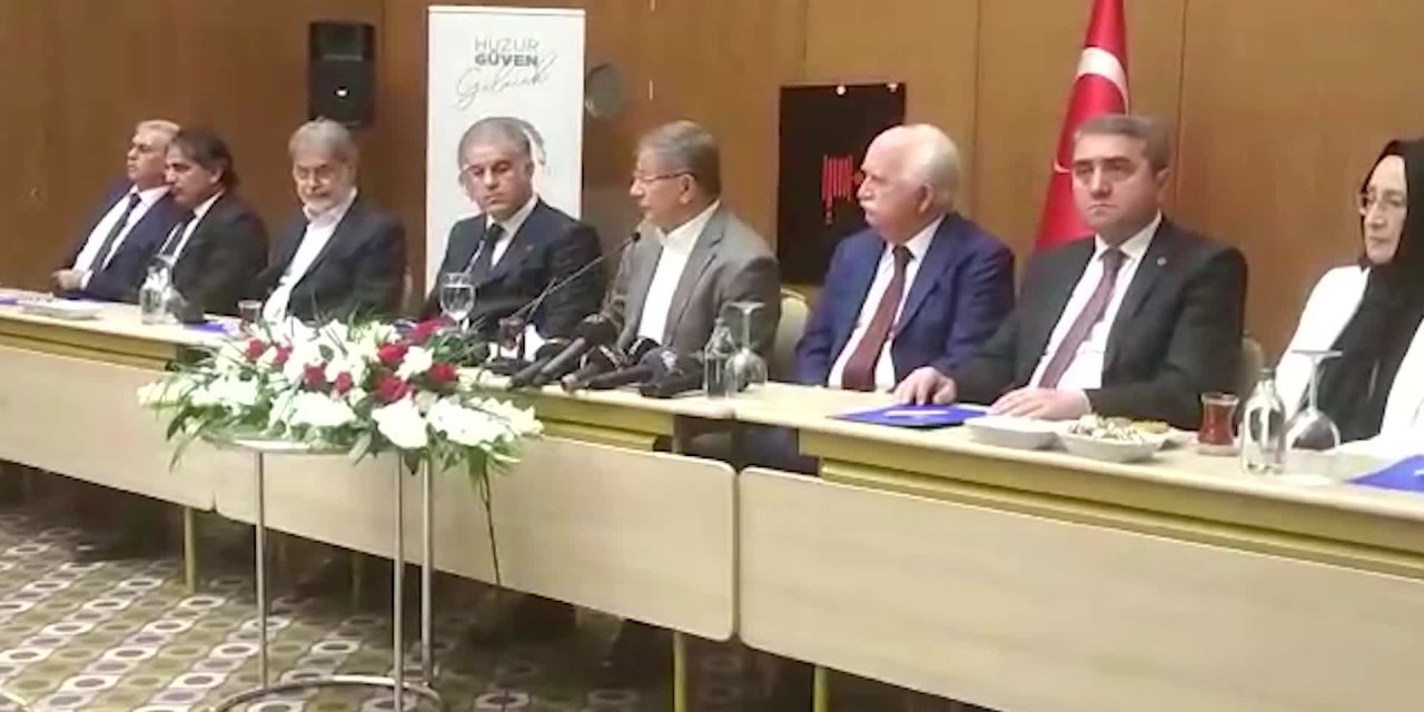 DAVUTOĞLU’NDAN AKP’Lİ HACI ÖZKAN’A TEPKİ: “KENDİÇOCUĞUNA GÜNDE 10 LİRA VER, BAKALIM NE DİYECEK”