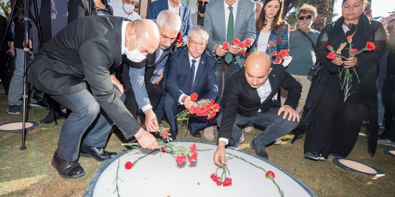 GAR KATLİAMINDA YAŞAMINI YİTİRENLER İÇİN İZMİR'DE ANIT AÇILDI. BAŞKAN SOYER: "BARIŞI, ÖZGÜRLÜĞÜ VE EMEĞİ YILMADAN SAVUNMAYA DEVAM EDECEĞİZ"