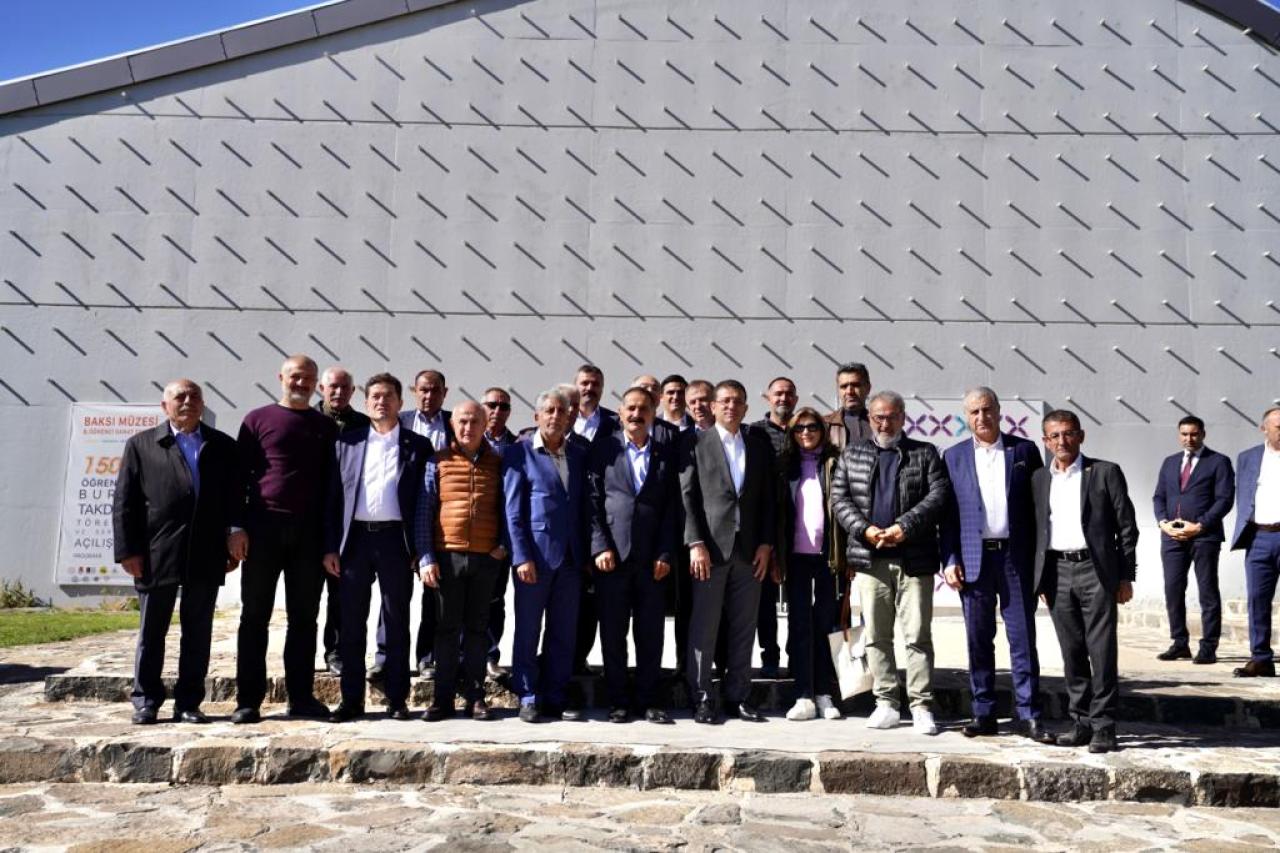 İMAMOĞLU, BOZKIRIN ORTASINDAKİ ‘SANAT VAHASI’NA HAYRAN KALDI: HAYATI DEĞİŞTİRMİŞ
