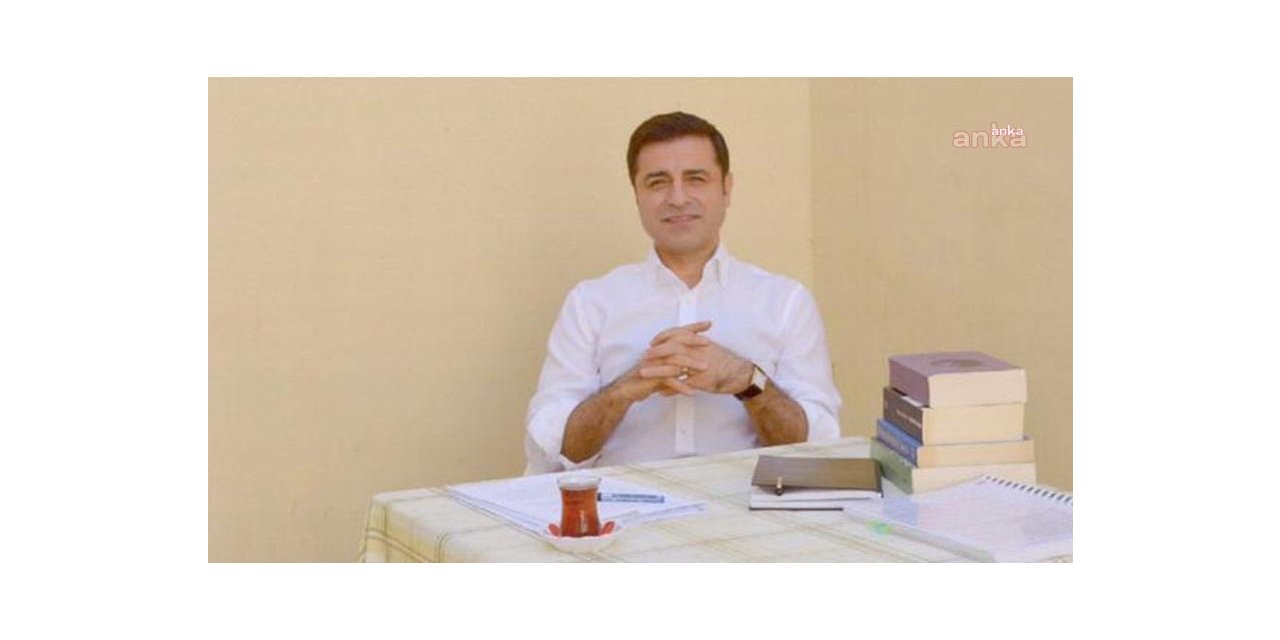 SELAHATTİN DEMİRTAŞ'IN YARGILANDIĞI DAVA, BİLİRKİŞİ RAPORUNUN İNCELENMESİİÇİN ERTELENDİ