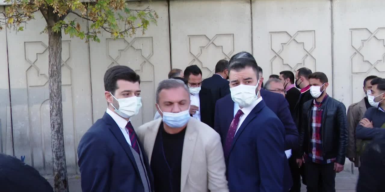 CHP'Lİ GÖKÇEN "CUMHURBAŞKANI'NA FİİLİ SALDIRI" SUÇLAMASIYLA HAKİM KARŞISINA ÇIKTI, MAHKEME GÖREVSİZLİK KARARI VERDİ