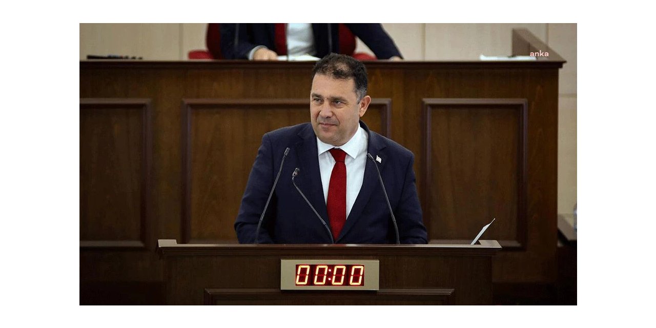 KKTC'DE HÜKÜMET İSTİFA ETTİ