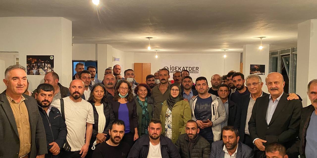 HDP’LİLERİN ZİYARET ETTİĞİ ATIK KAĞIT İŞÇİLERİ: "DEVLETİN BİZE DAHA ÇOK SAHİP ÇIKMASI GEREKİYOR"